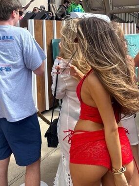 Beach bunny red lace set 🌹